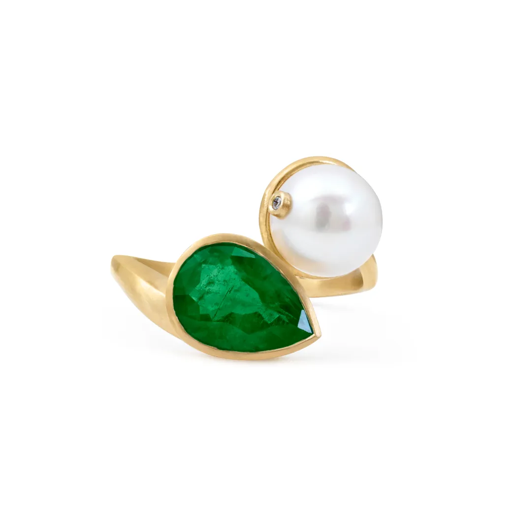 Sandy Leong Pearl and Pear Emerald Twist Ring Outlet