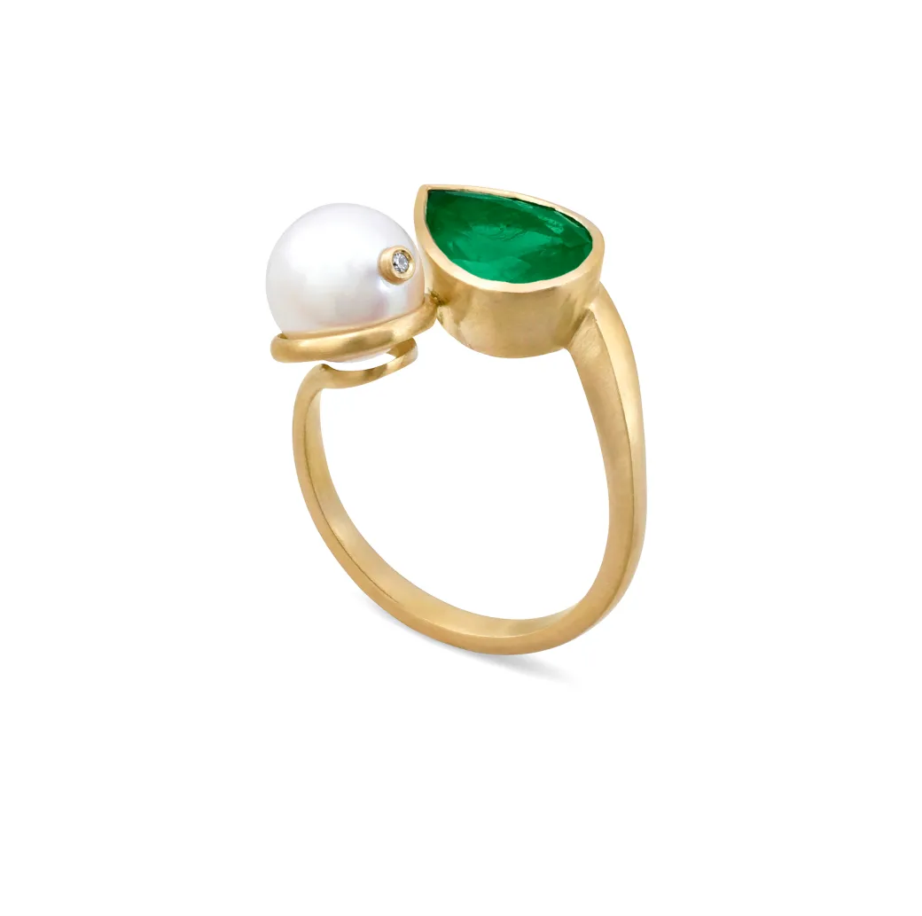 Sandy Leong Pearl and Pear Emerald Twist Ring Outlet